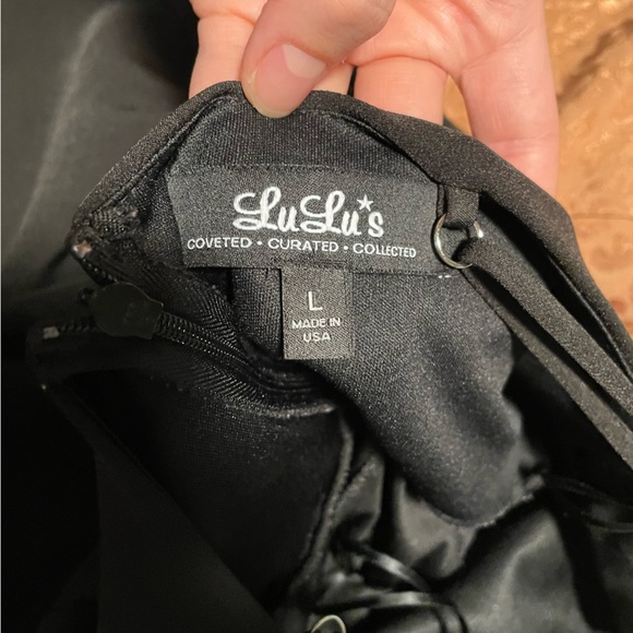 Black body con dress. - Picture 3 of 3